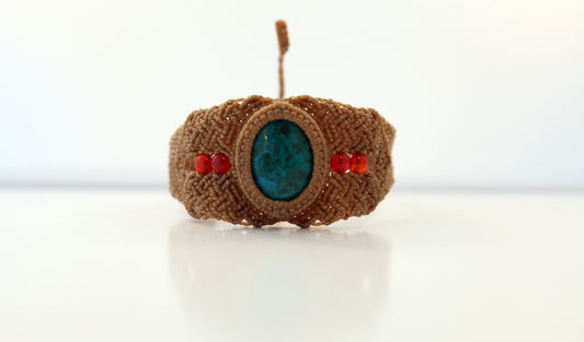 Macramé Bracelet with gemstone